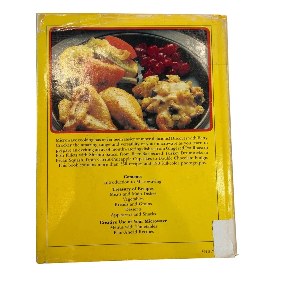 Vintage 1981 Betty Crocker's Microwave Cookbook First Edition Hardcover Retro